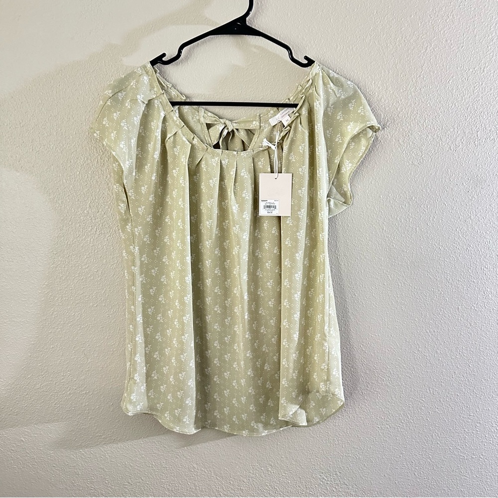 #43 NWT Lauren Conrad Blouse